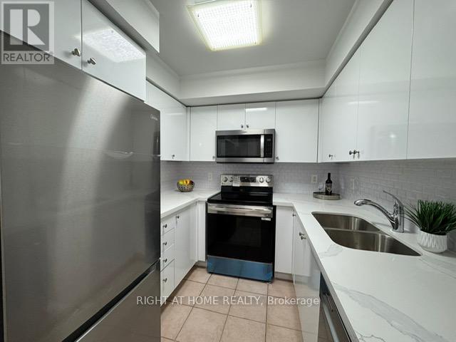 1509 - 880 Grandview Way, Toronto (Willowdale East), Ontario  M2N 7B2 - Photo 22 - C12475462