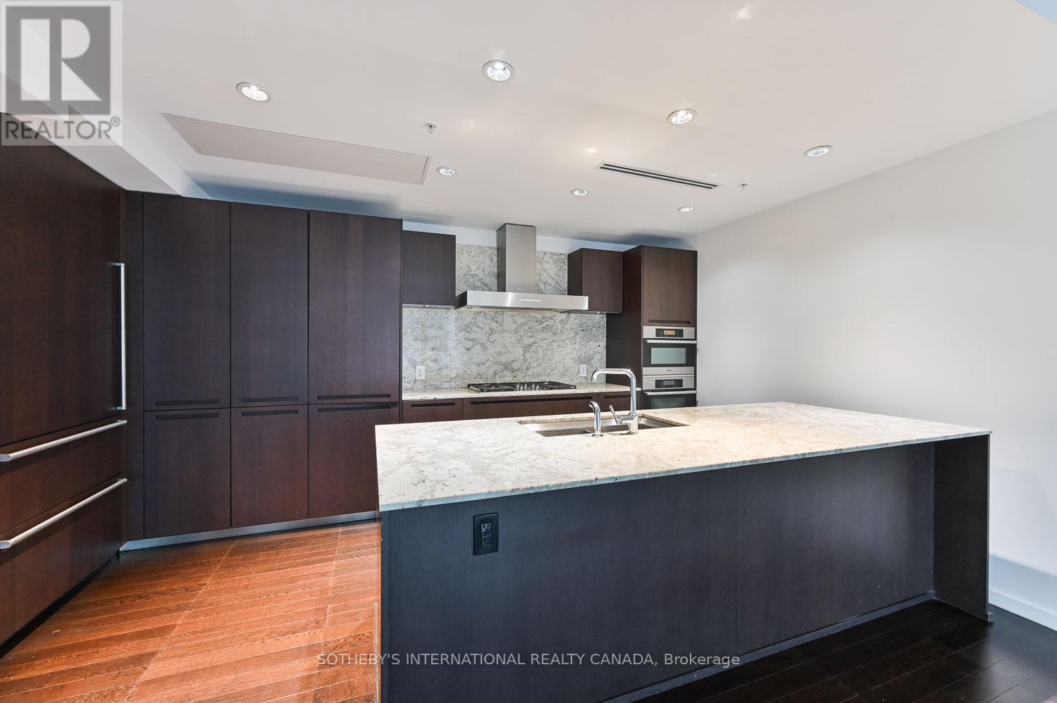2608 - 180 University Avenue, Toronto, Ontario  M5H 0A2 - Photo 11 - C12475475