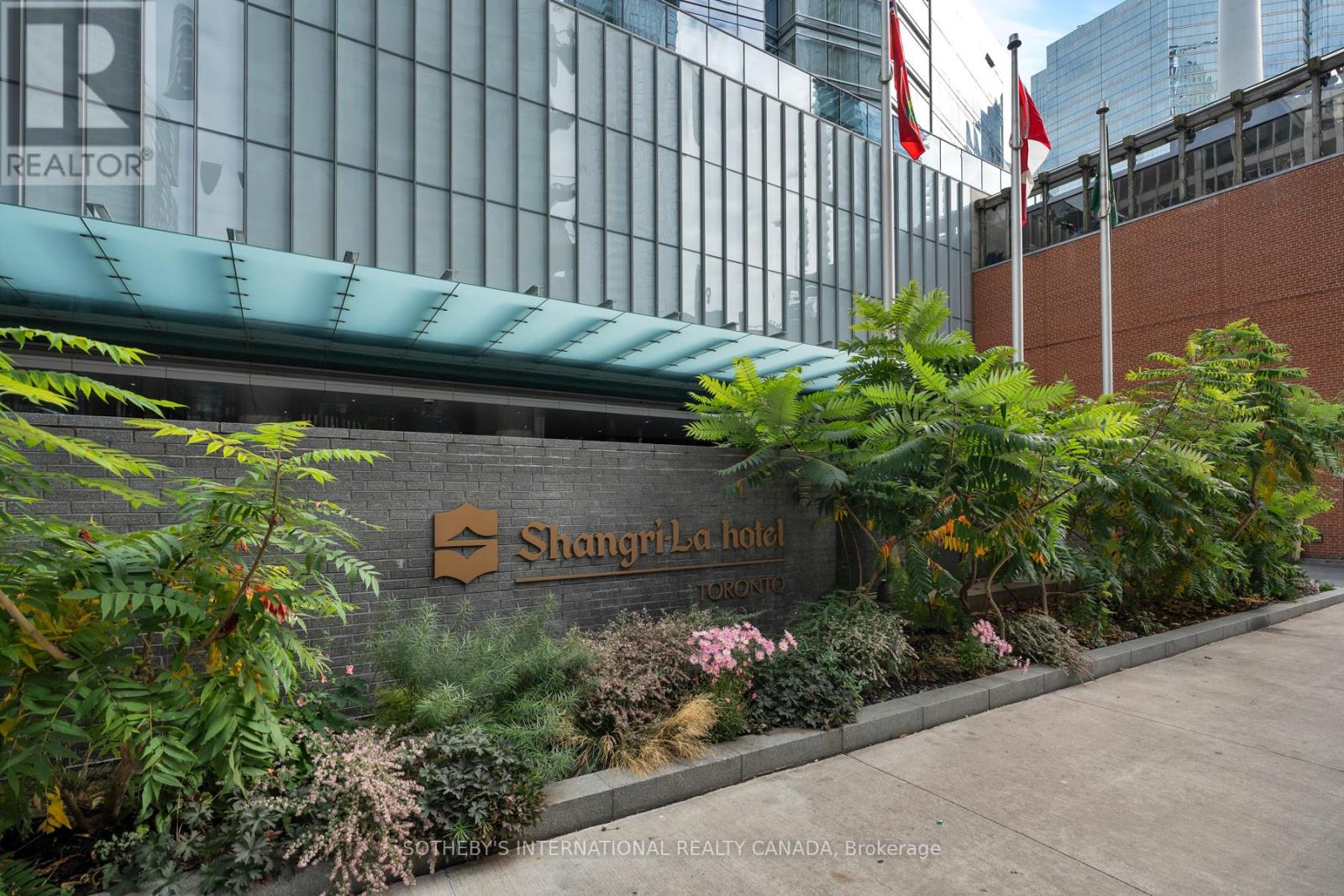 2608 - 180 University Avenue, Toronto, Ontario  M5H 0A2 - Photo 2 - C12475475