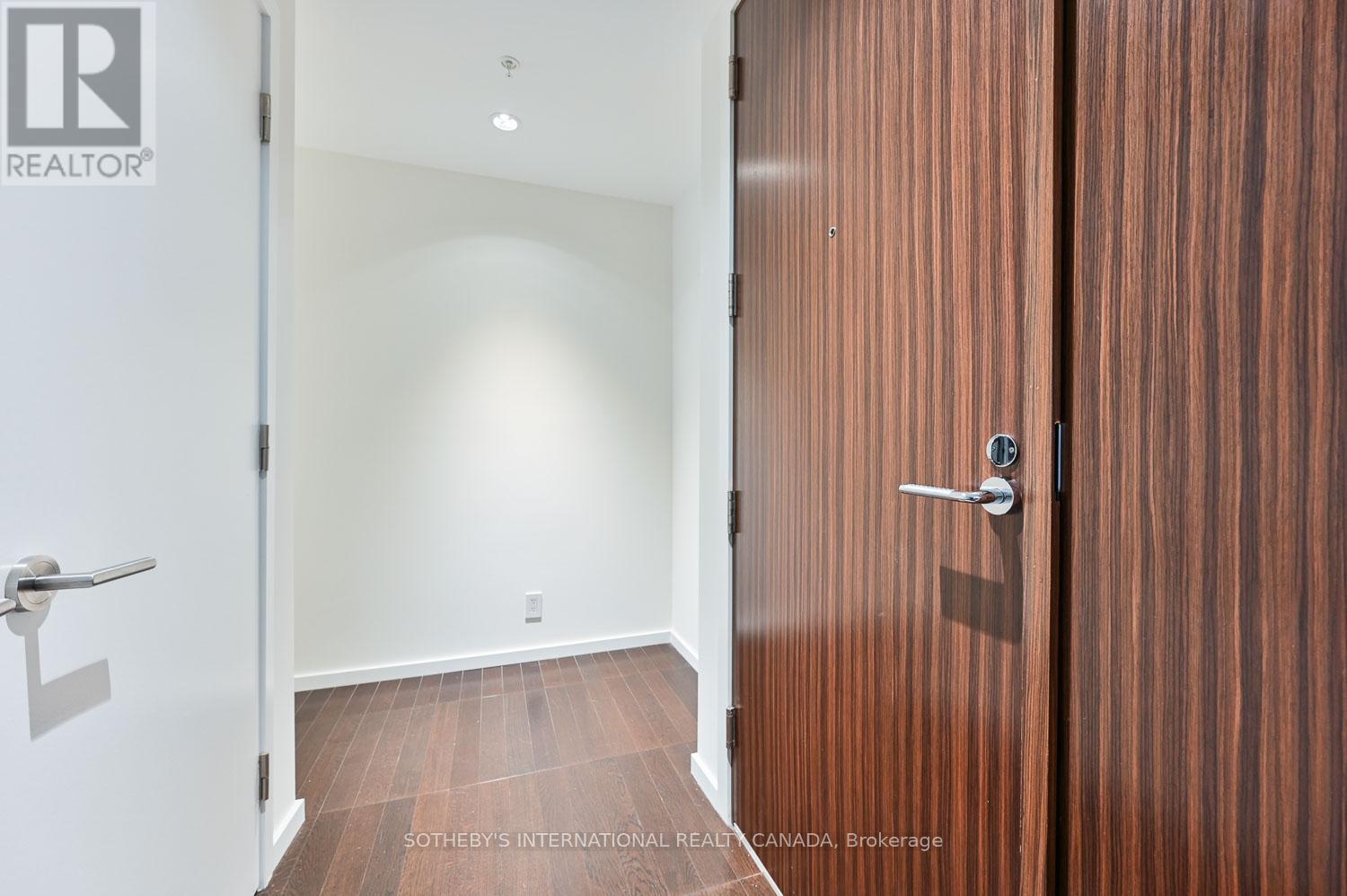 2608 - 180 University Avenue, Toronto, Ontario  M5H 0A2 - Photo 4 - C12475475