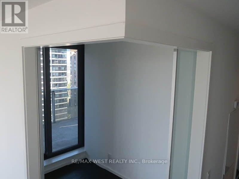 2305 - 5 St Joseph Street, Toronto, Ontario  M4Y 0B6 - Photo 6 - C12475477
