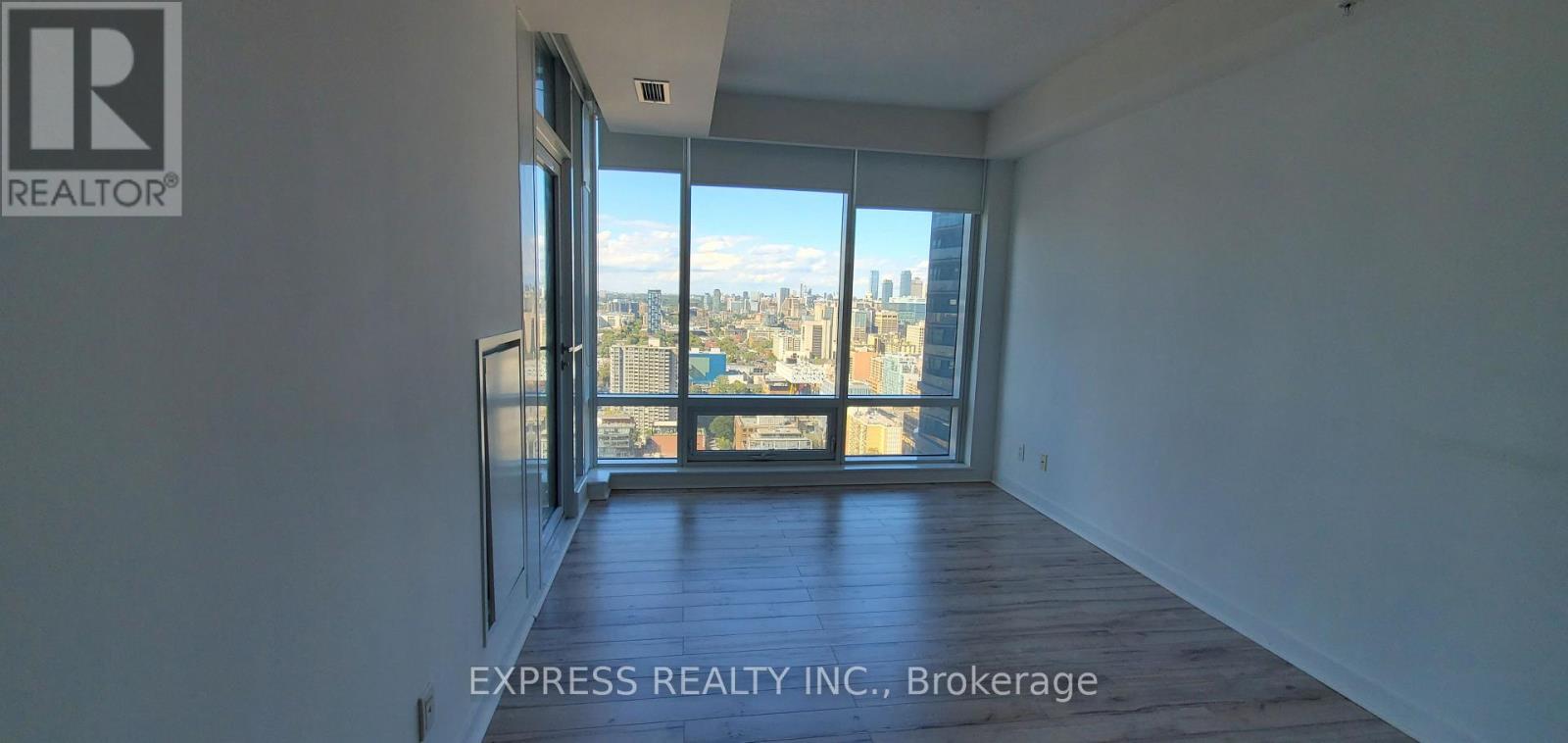 3703 - 295 Adelaide Street W, Toronto, Ontario  M5V 0L4 - Photo 4 - C12475481