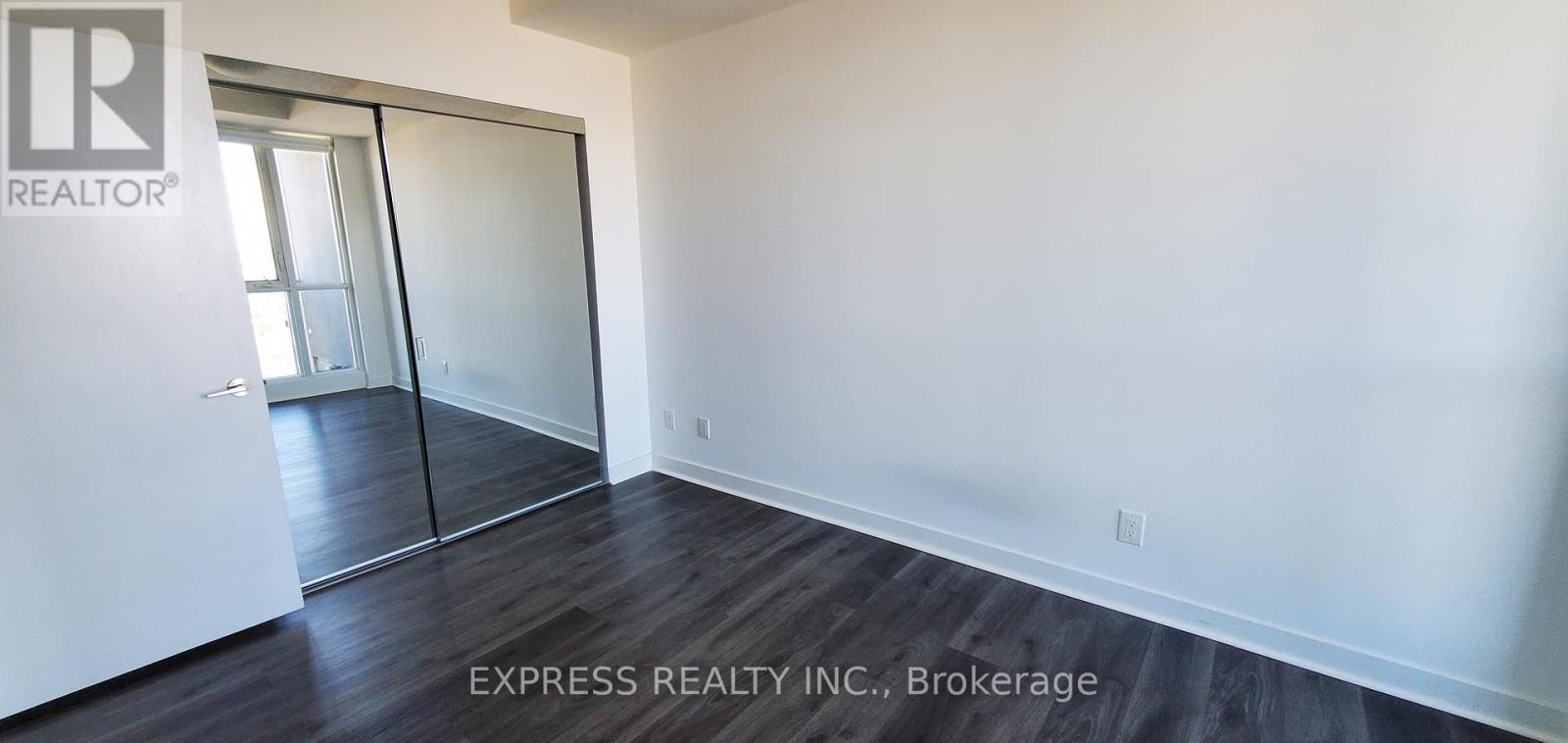 3703 - 295 Adelaide Street W, Toronto, Ontario  M5V 0L4 - Photo 7 - C12475481