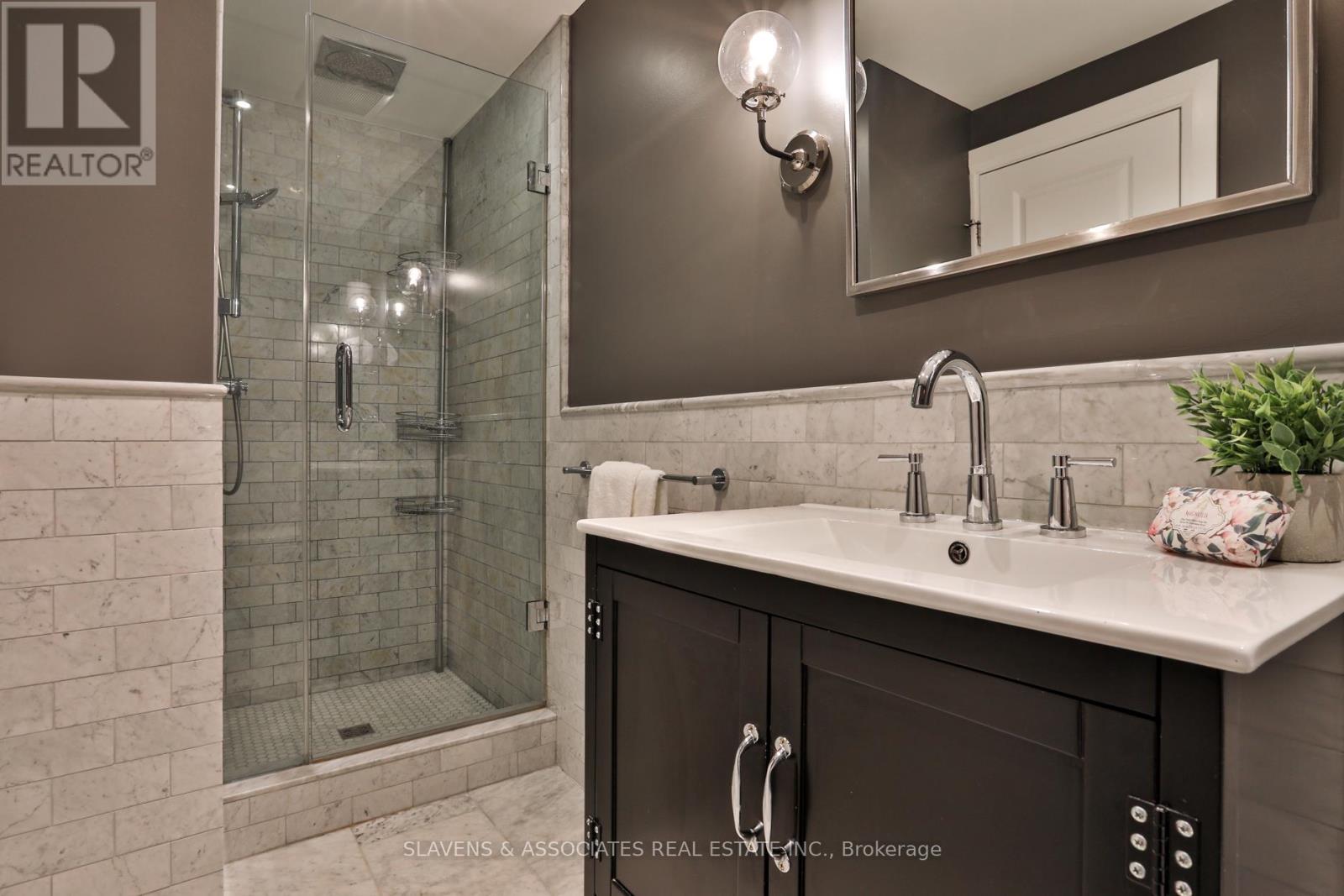 122 Wilson Avenue, Toronto, Ontario  M5M 3A1 - Photo 17 - C12475498
