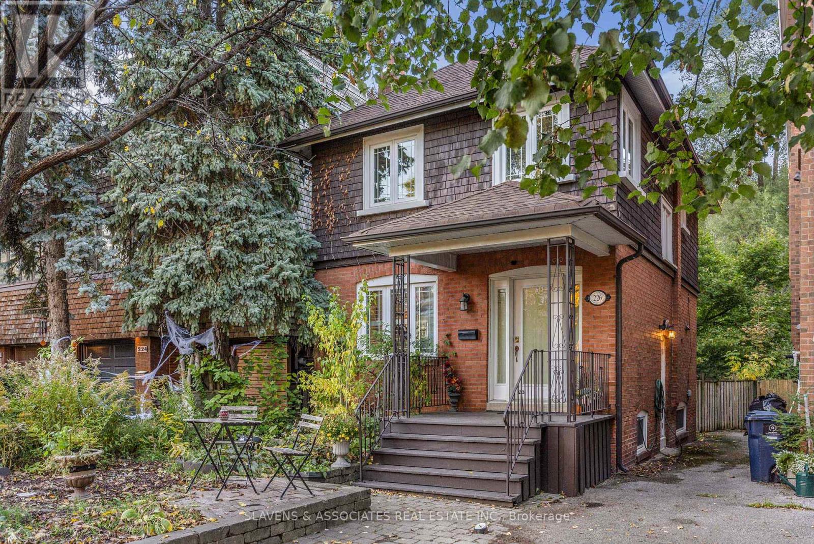 226 Broadway Avenue, Toronto, Ontario  M4P 1V9 - Photo 2 - C12475507