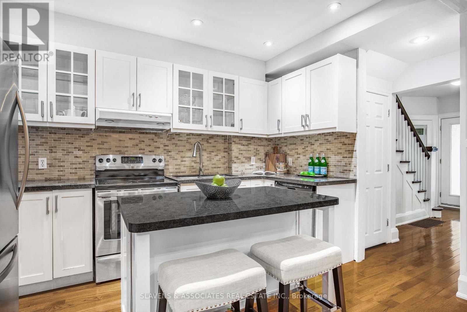 226 Broadway Avenue, Toronto, Ontario  M4P 1V9 - Photo 9 - C12475507