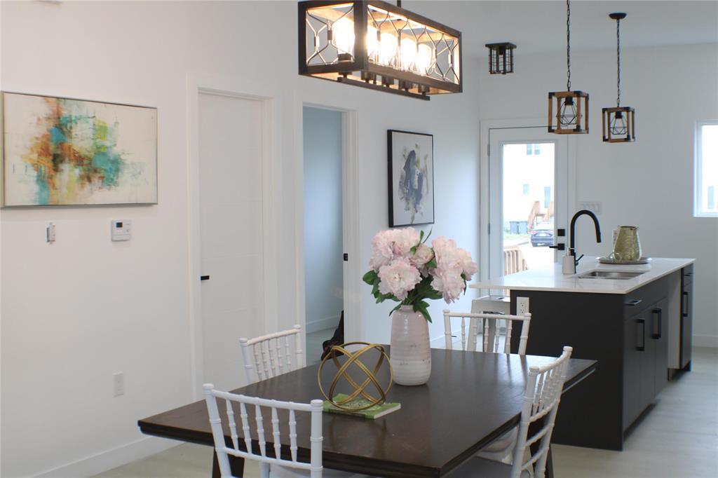 211 Cheema Drive, Winnipeg, Manitoba  R2R 3B2 - Photo 3 - 202526191