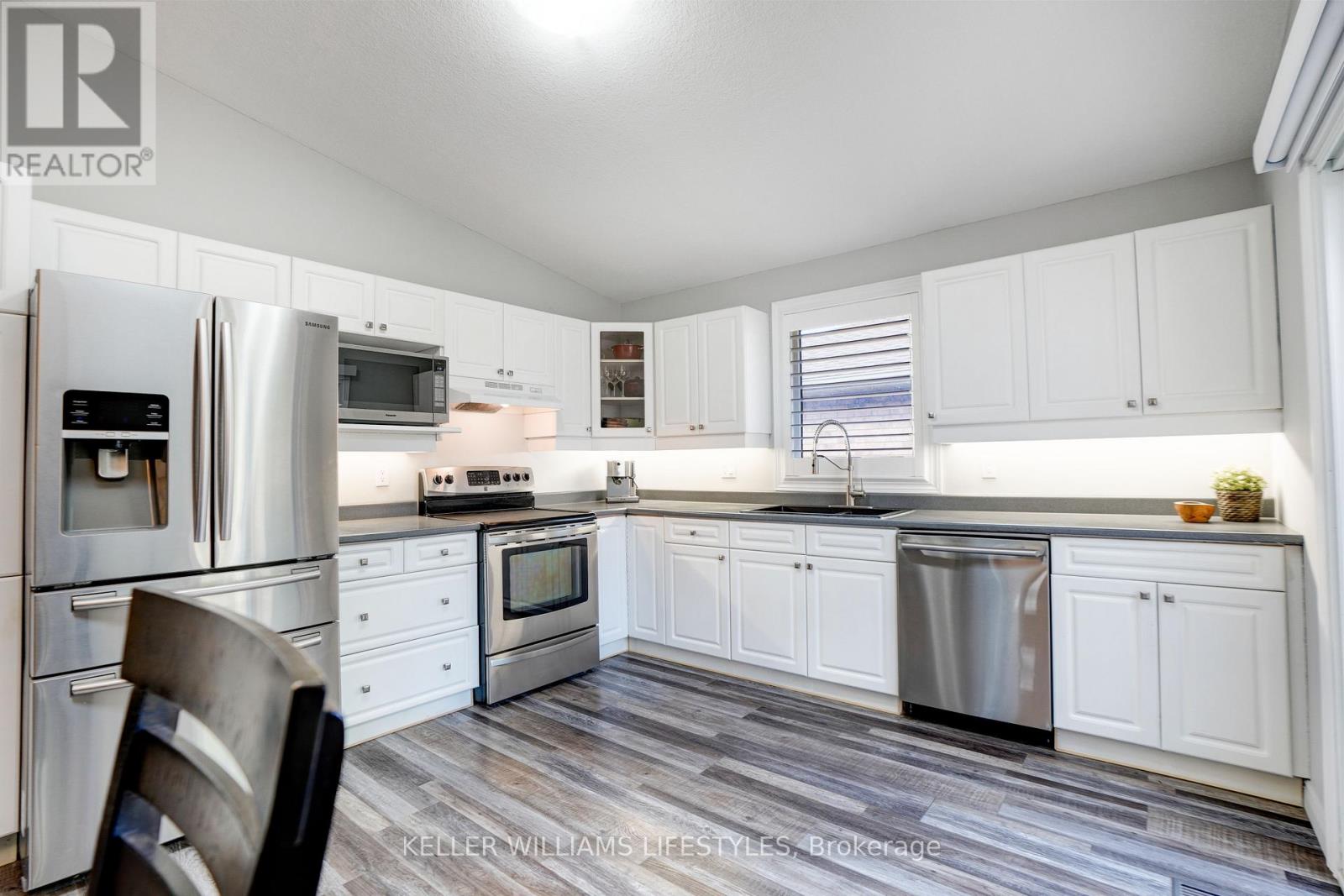 106 Anderson Avenue, Southwest Middlesex (Glencoe), Ontario  N0L 1M0 - Photo 16 - X12475336