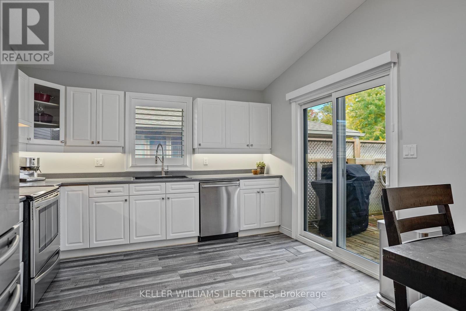 106 Anderson Avenue, Southwest Middlesex (Glencoe), Ontario  N0L 1M0 - Photo 15 - X12475336