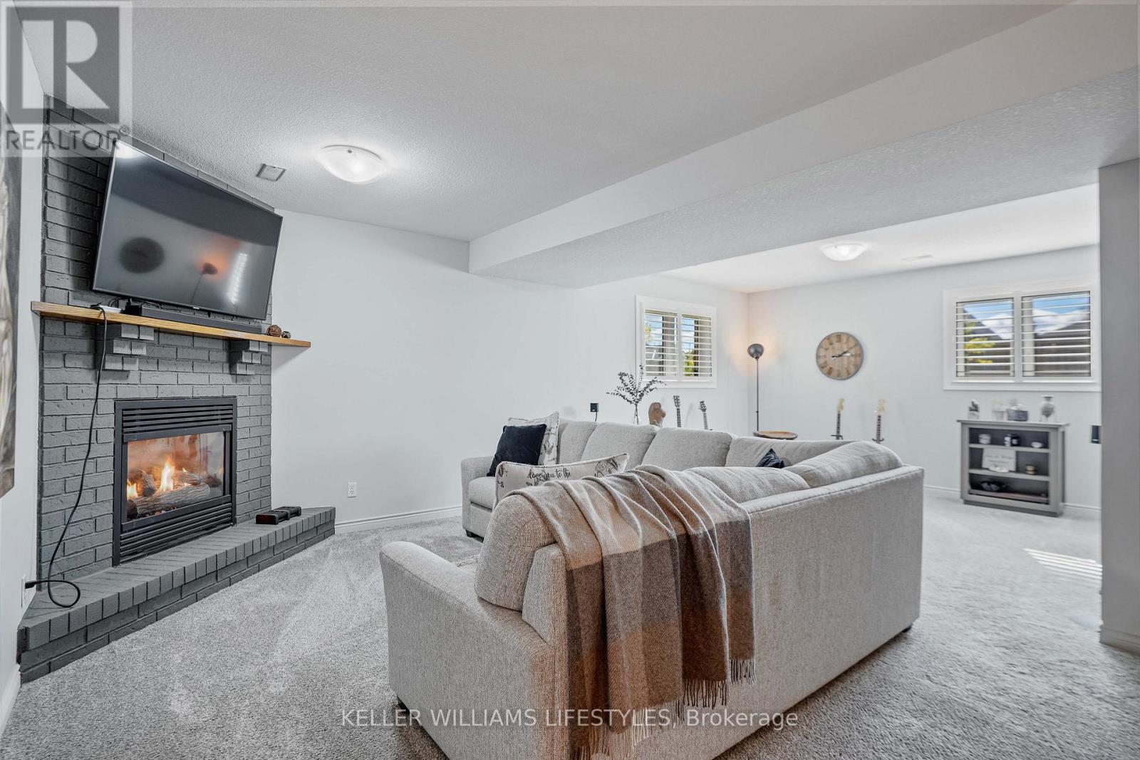 106 Anderson Avenue, Southwest Middlesex (Glencoe), Ontario  N0L 1M0 - Photo 21 - X12475336