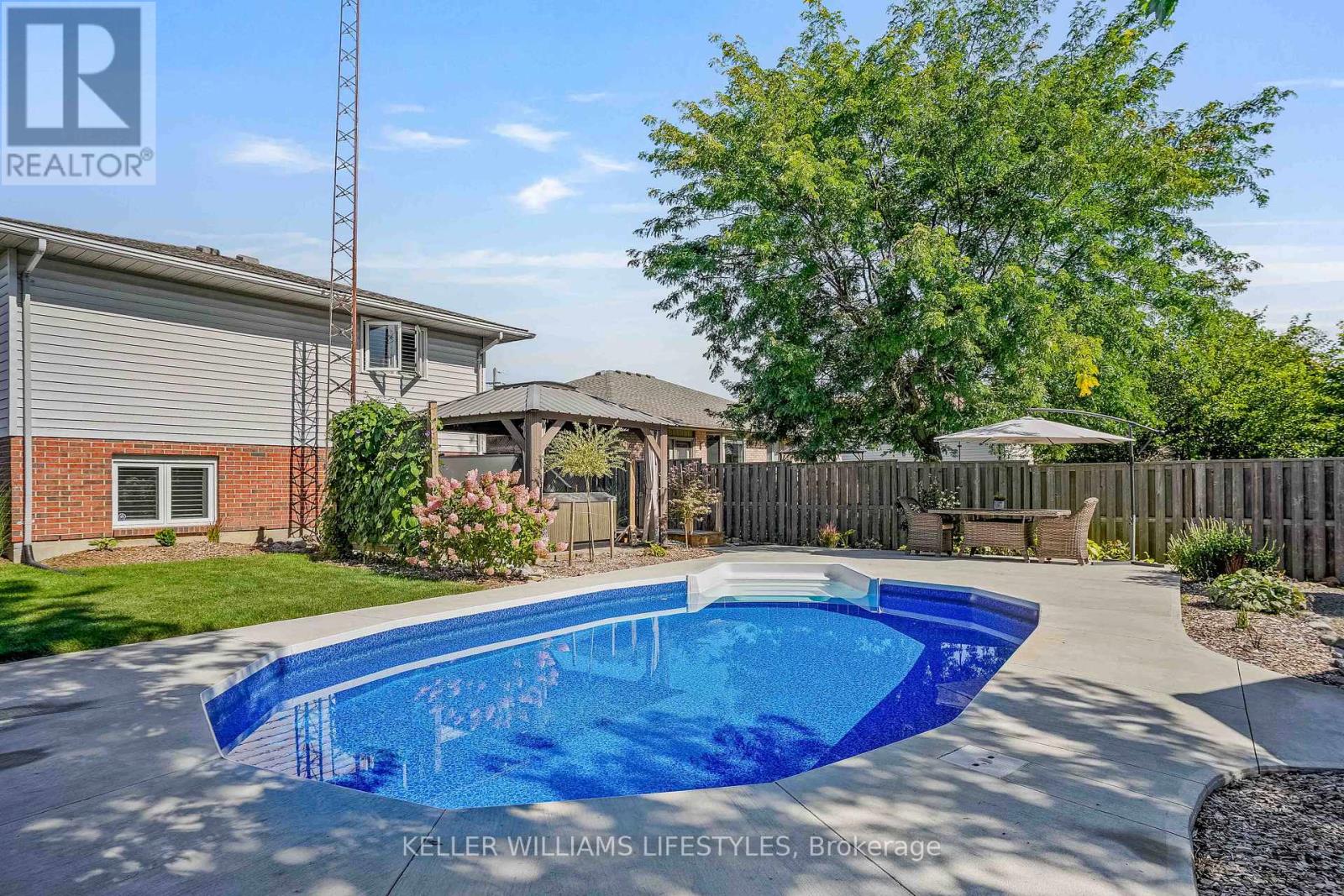 106 Anderson Avenue, Southwest Middlesex (Glencoe), Ontario  N0L 1M0 - Photo 45 - X12475336