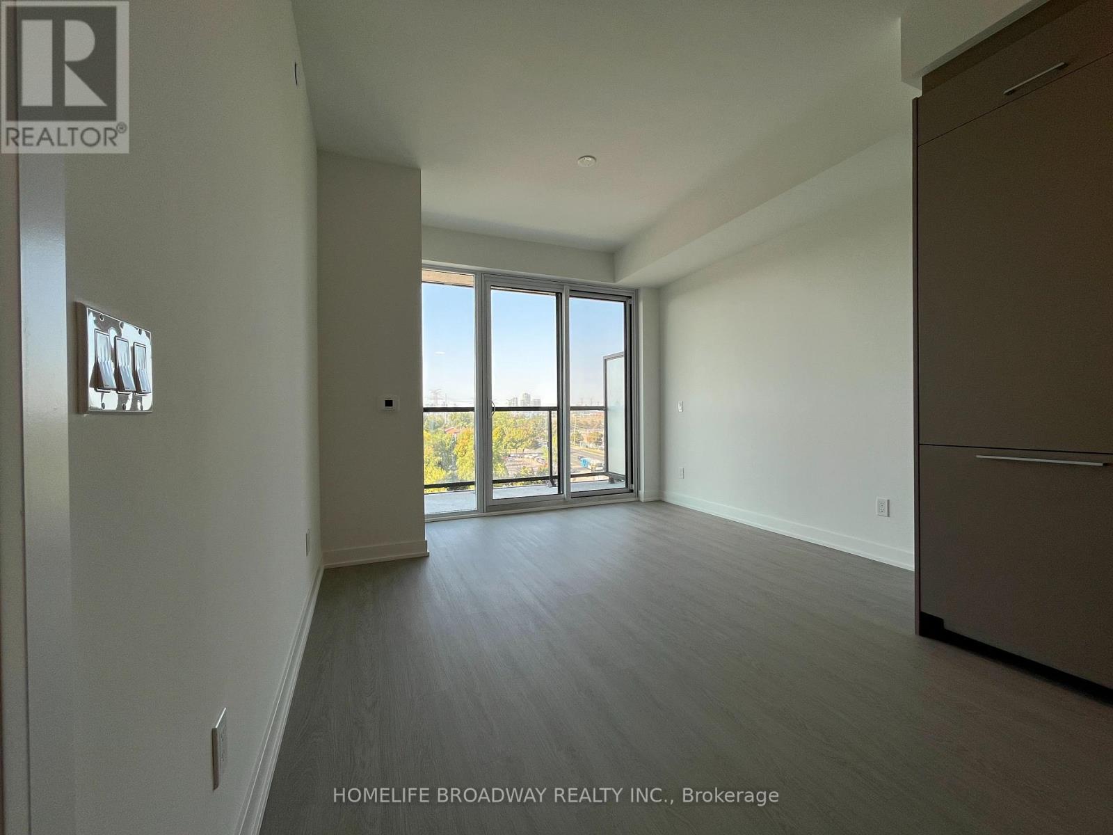 706 - 8188 Yonge Street, Vaughan, Ontario  L4J 0M2 - Photo 3 - N12473701