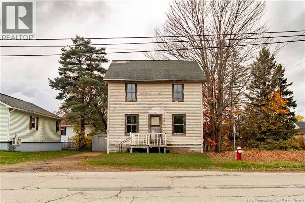 55 Queen Street, Sussex, New Brunswick  E4E 2A8 - Photo 1 - NB128947
