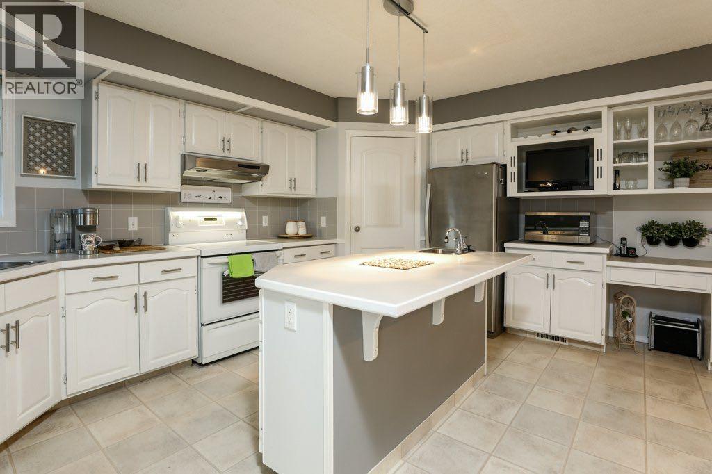 43 Sherwood Boulevard W, Lethbridge, Alberta  T1K 6G4 - Photo 7 - A2265861