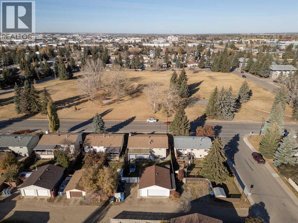35 Oak Street, Red Deer, Alberta  T4P 1R8 - Photo 3 - A2266134