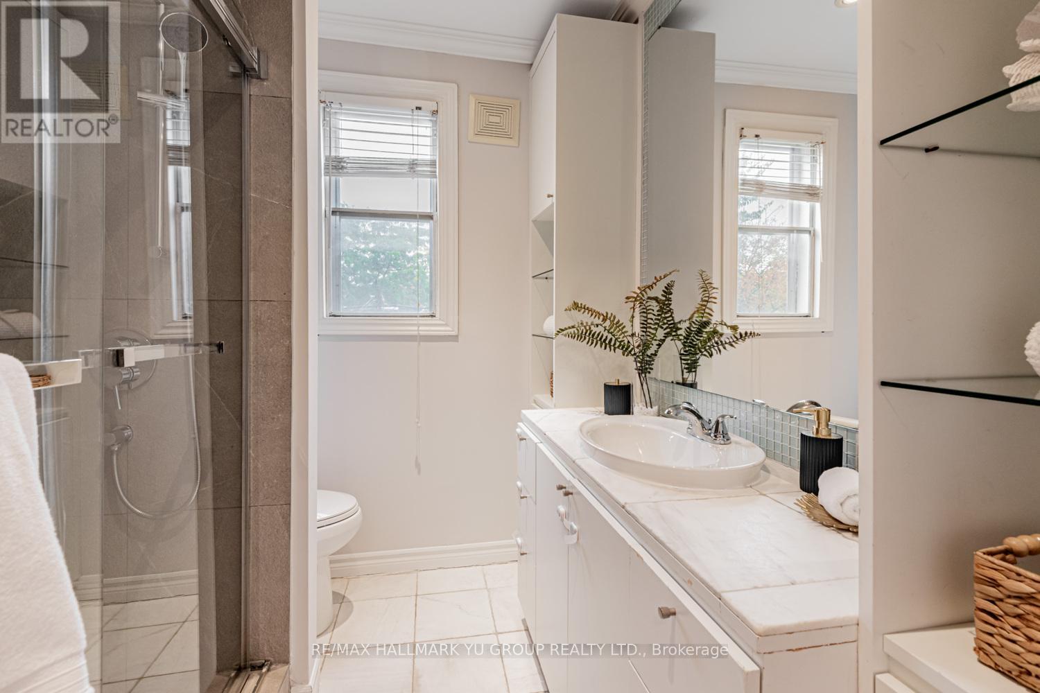 402 Milverton Boulevard, Toronto (Danforth), Ontario  M4J 1V9 - Photo 16 - E12475332