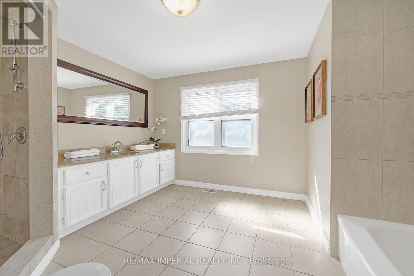 955 Snowbird Street, Oshawa, Ontario  L1J 8J8 - Photo 36 - E12475369