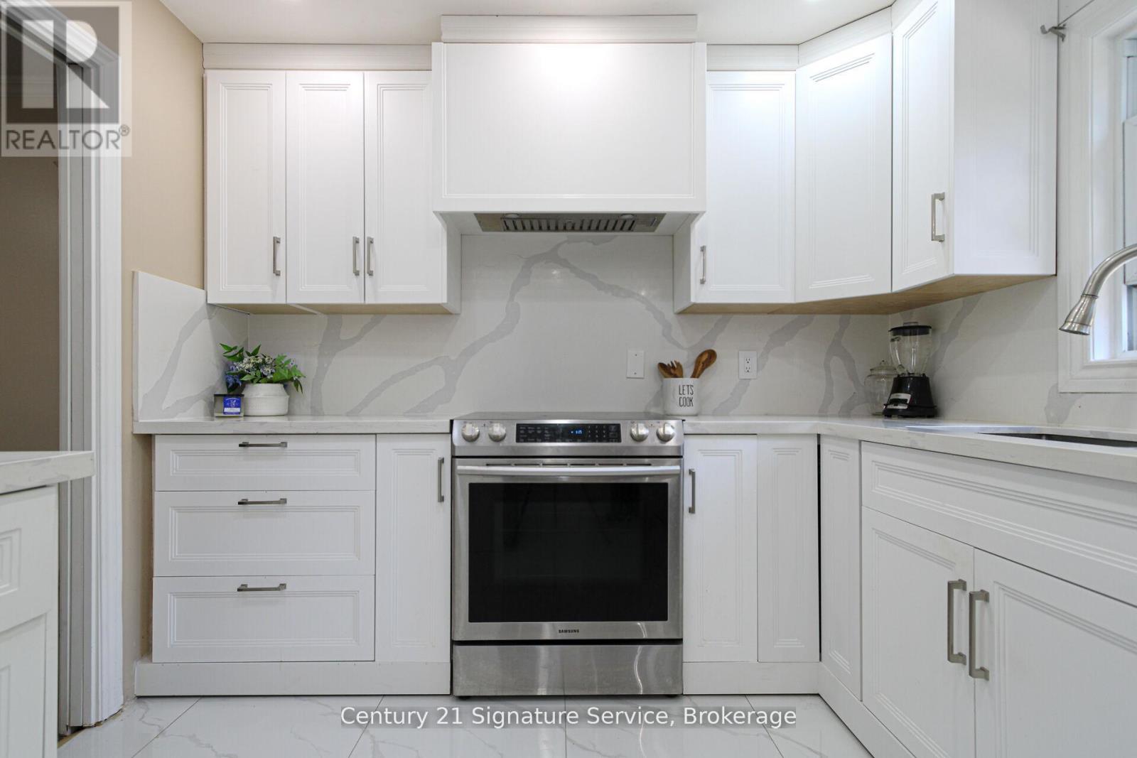 81 Linton Avenue, Ajax (Central West), Ontario  L1T 2V5 - Photo 12 - E12475479
