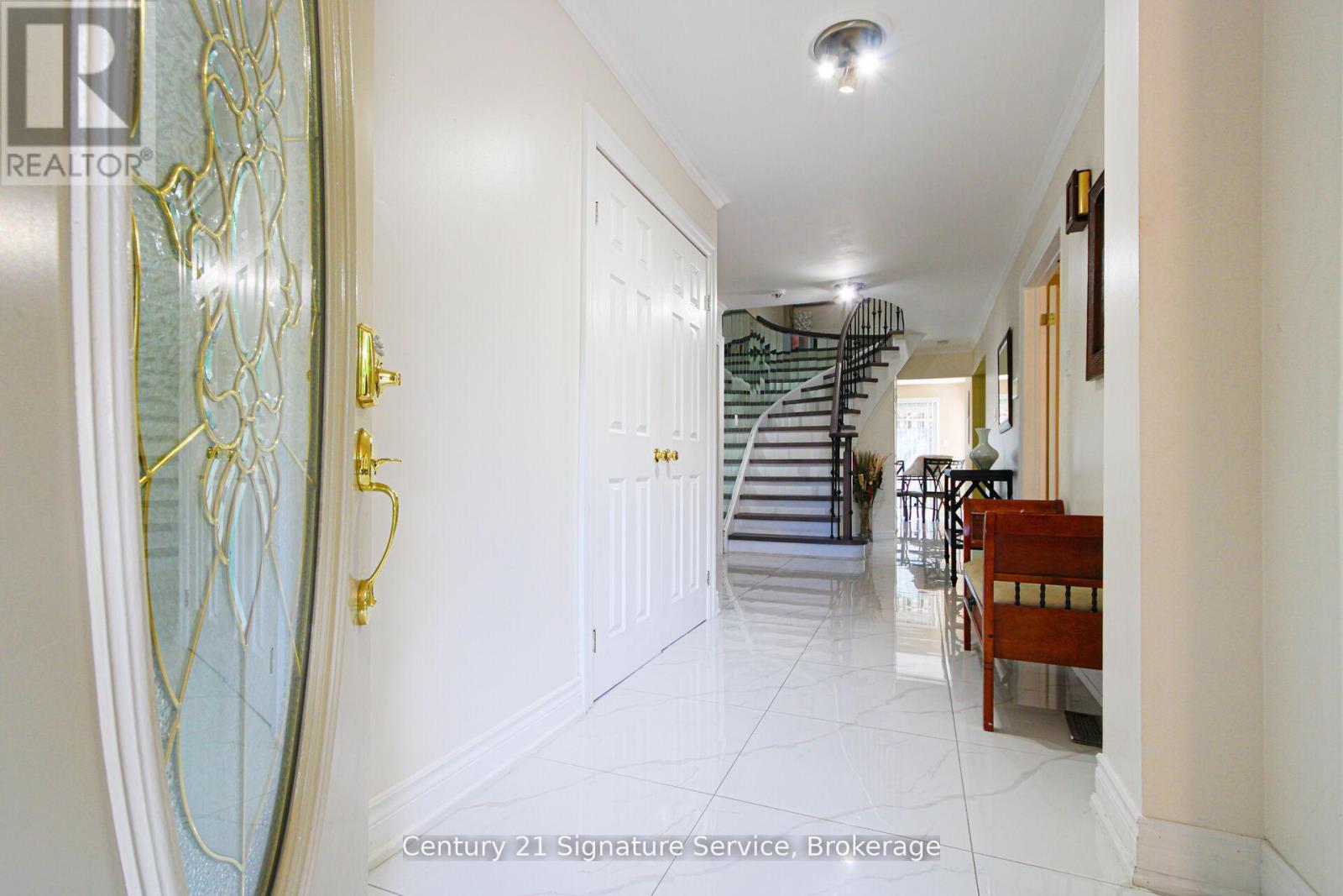 81 Linton Avenue, Ajax (Central West), Ontario  L1T 2V5 - Photo 3 - E12475479