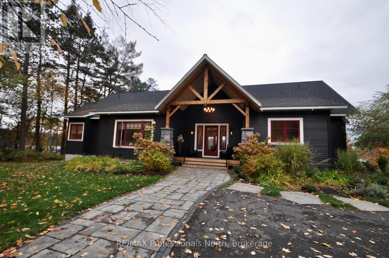 11 Tipper Ln Lane, Huntsville, Ontario  P1H 2J2 - Photo 4 - X12475363