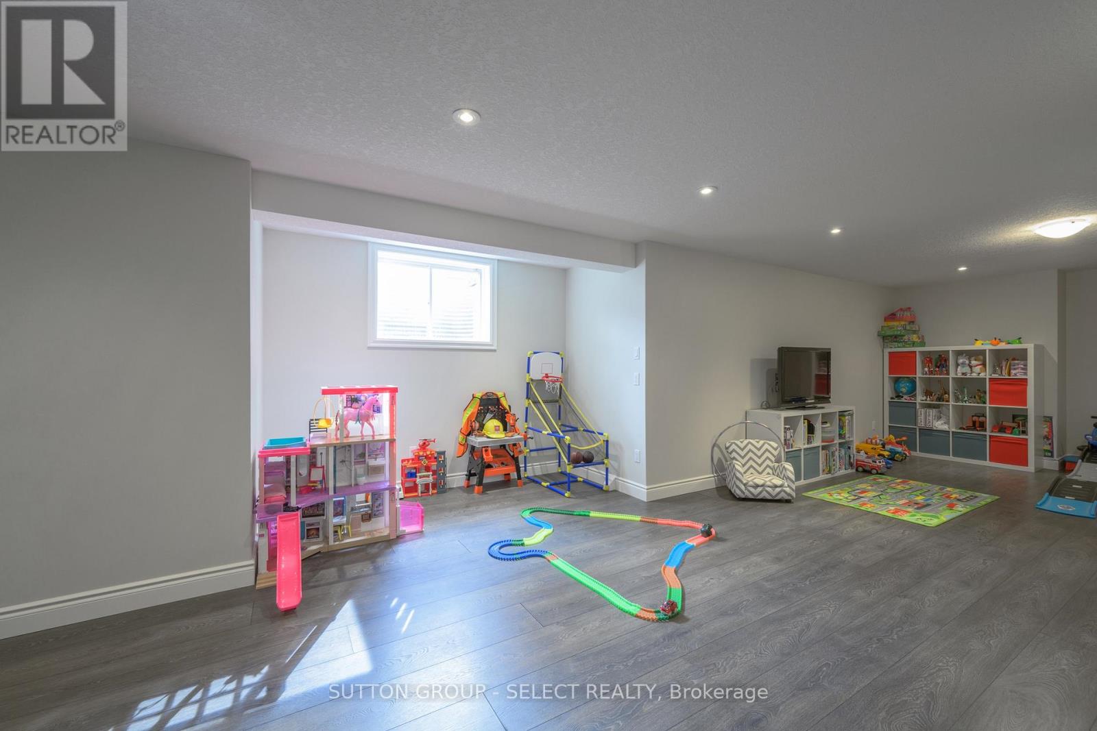 1517 Sandpiper Drive, London North, Ontario  N5X 0E6 - Photo 33 - X12475619