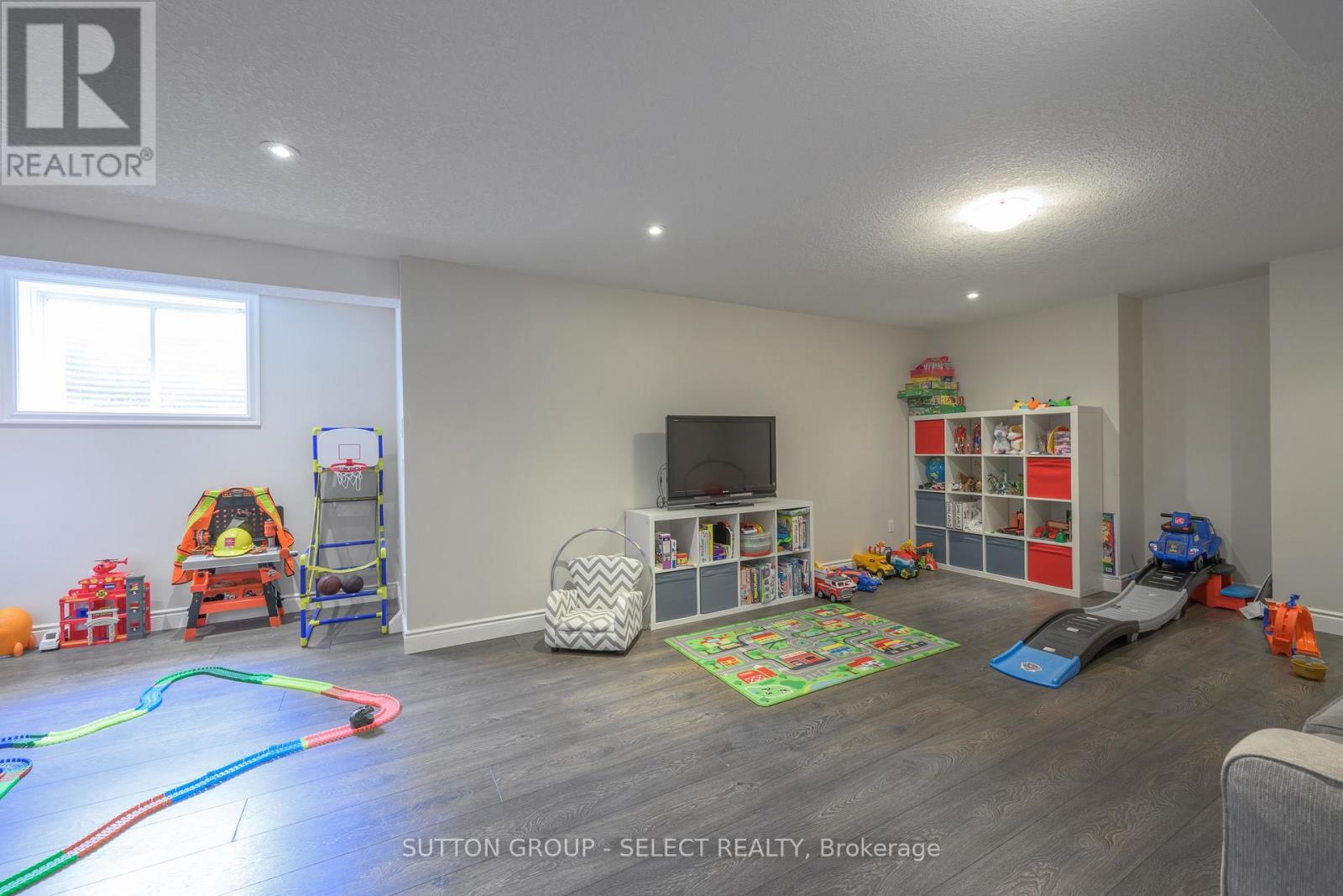 1517 Sandpiper Drive, London North, Ontario  N5X 0E6 - Photo 35 - X12475619