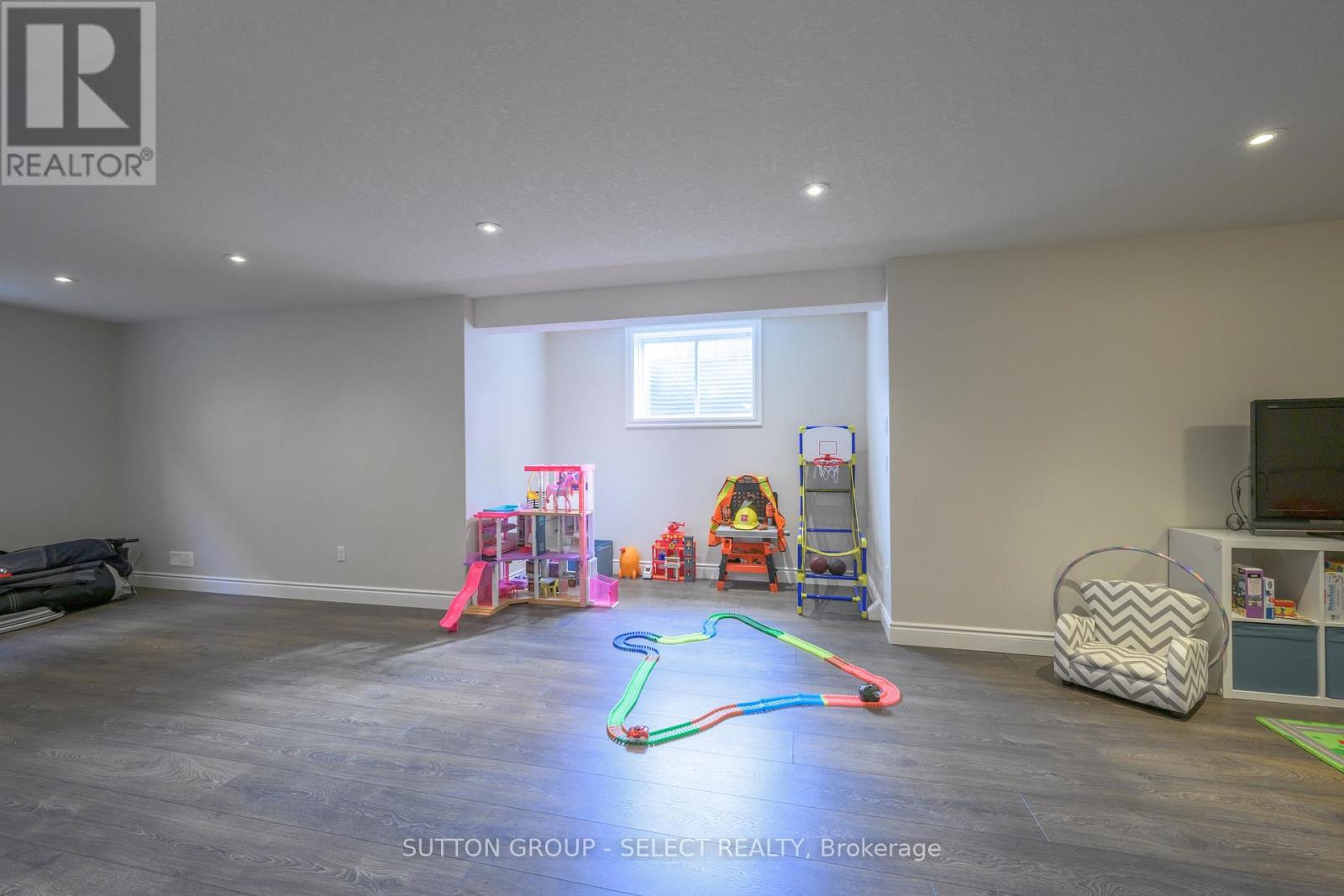 1517 Sandpiper Drive, London North, Ontario  N5X 0E6 - Photo 36 - X12475619