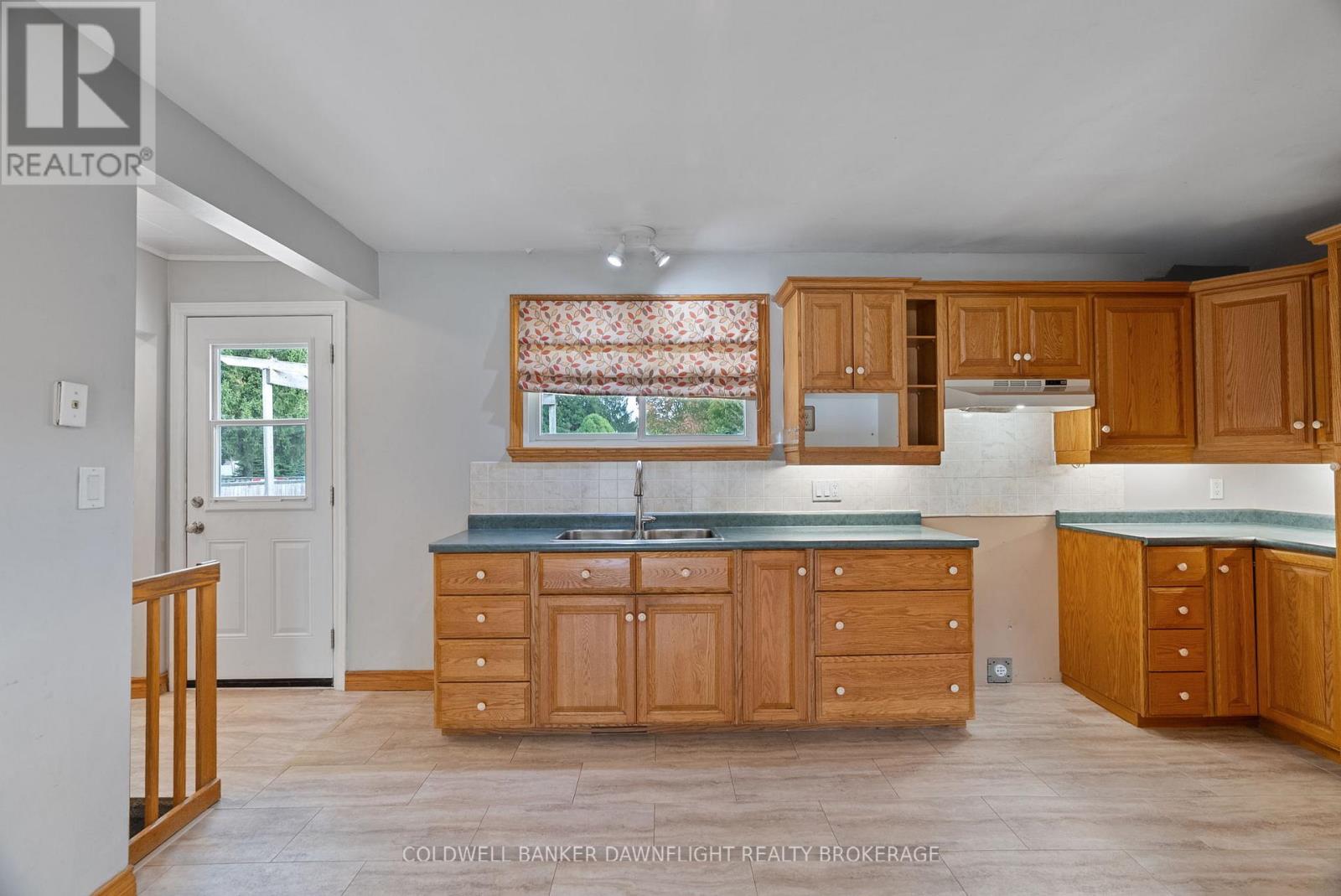 312 Marlborough Street, South Huron, Ontario  N0M 1S2 - Photo 16 - X12475659