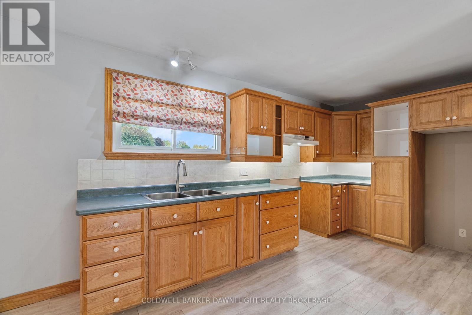 312 Marlborough Street, South Huron, Ontario  N0M 1S2 - Photo 17 - X12475659
