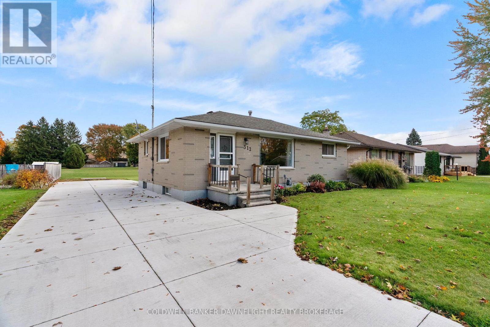 312 Marlborough Street, South Huron, Ontario  N0M 1S2 - Photo 2 - X12475659