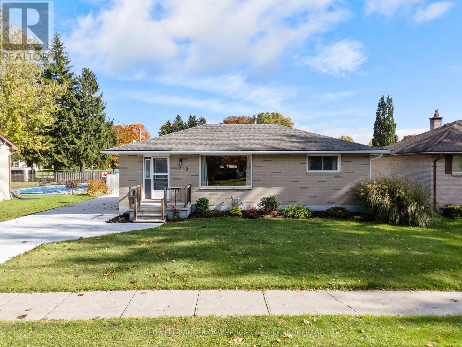312 Marlborough Street, South Huron, Ontario  N0M 1S2 - Photo 3 - X12475659