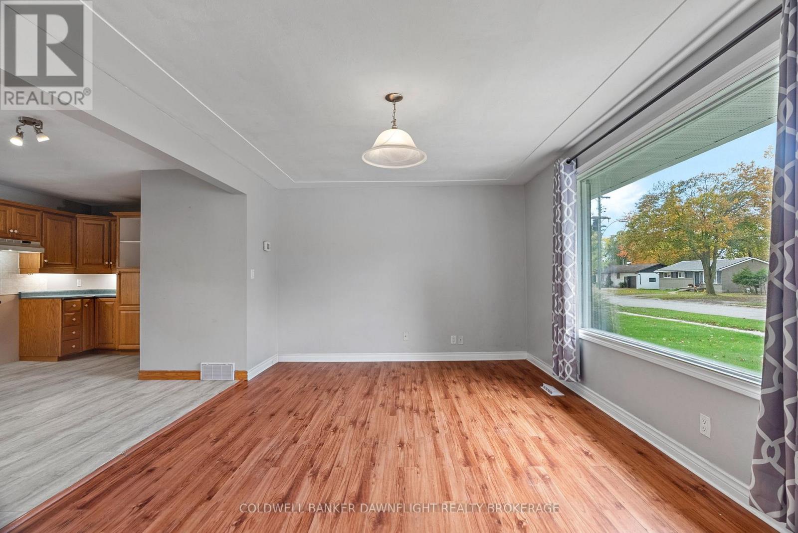 312 Marlborough Street, South Huron, Ontario  N0M 1S2 - Photo 9 - X12475659