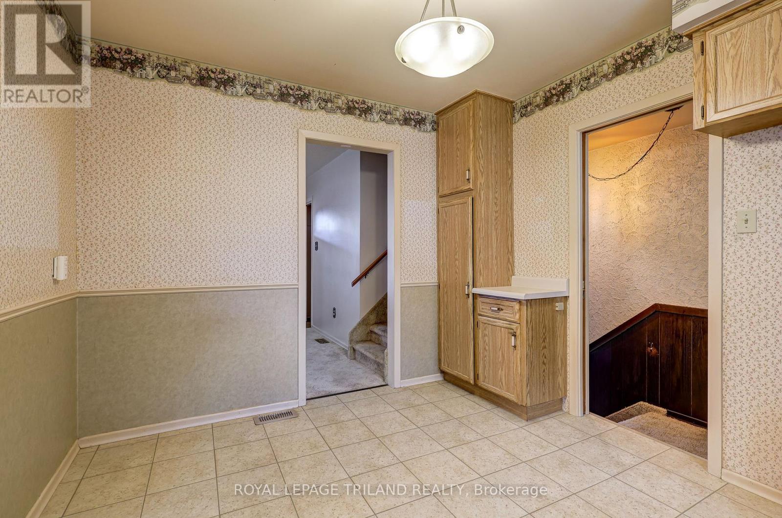 8 Parish Street, St. Thomas, Ontario  N5R 4W8 - Photo 16 - X12475669