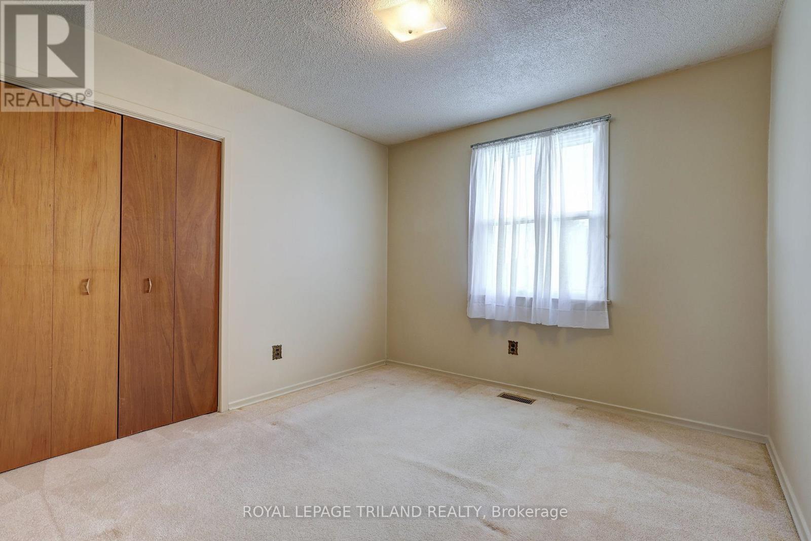 8 Parish Street, St. Thomas, Ontario  N5R 4W8 - Photo 23 - X12475669