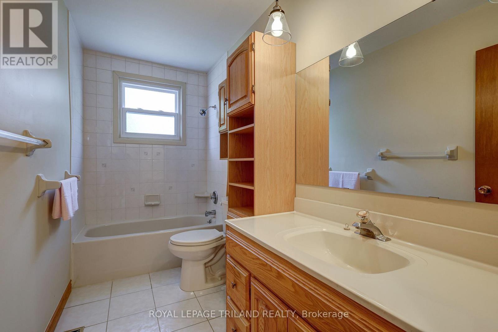 8 Parish Street, St. Thomas, Ontario  N5R 4W8 - Photo 25 - X12475669