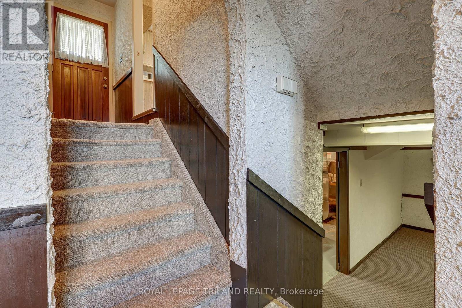 8 Parish Street, St. Thomas, Ontario  N5R 4W8 - Photo 26 - X12475669
