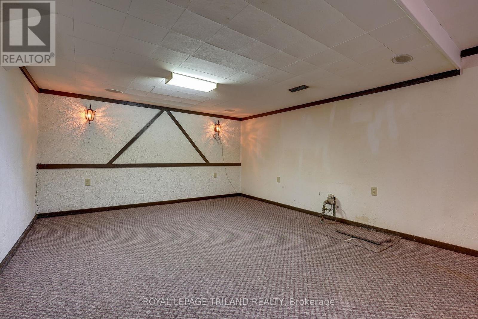 8 Parish Street, St. Thomas, Ontario  N5R 4W8 - Photo 34 - X12475669