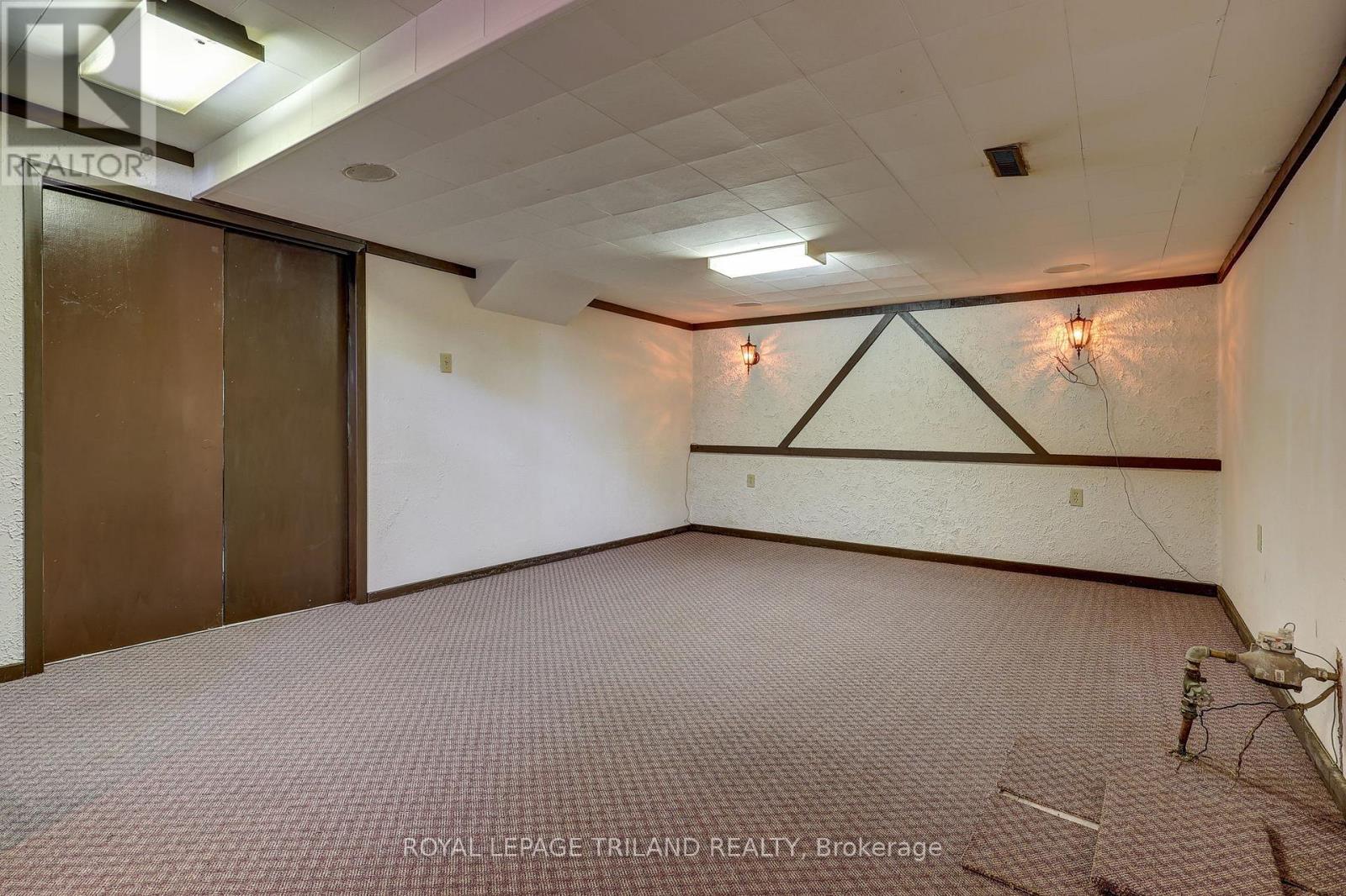 8 Parish Street, St. Thomas, Ontario  N5R 4W8 - Photo 36 - X12475669