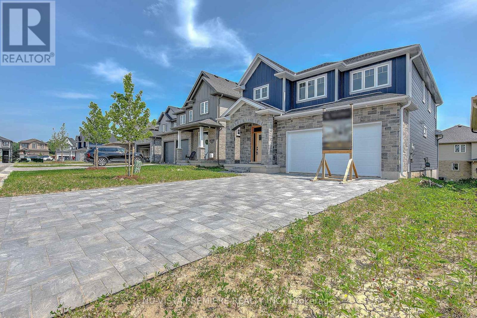 28 Basil Crescent, Middlesex Centre, Ontario  N0M 2A0 - Photo 2 - X12475693