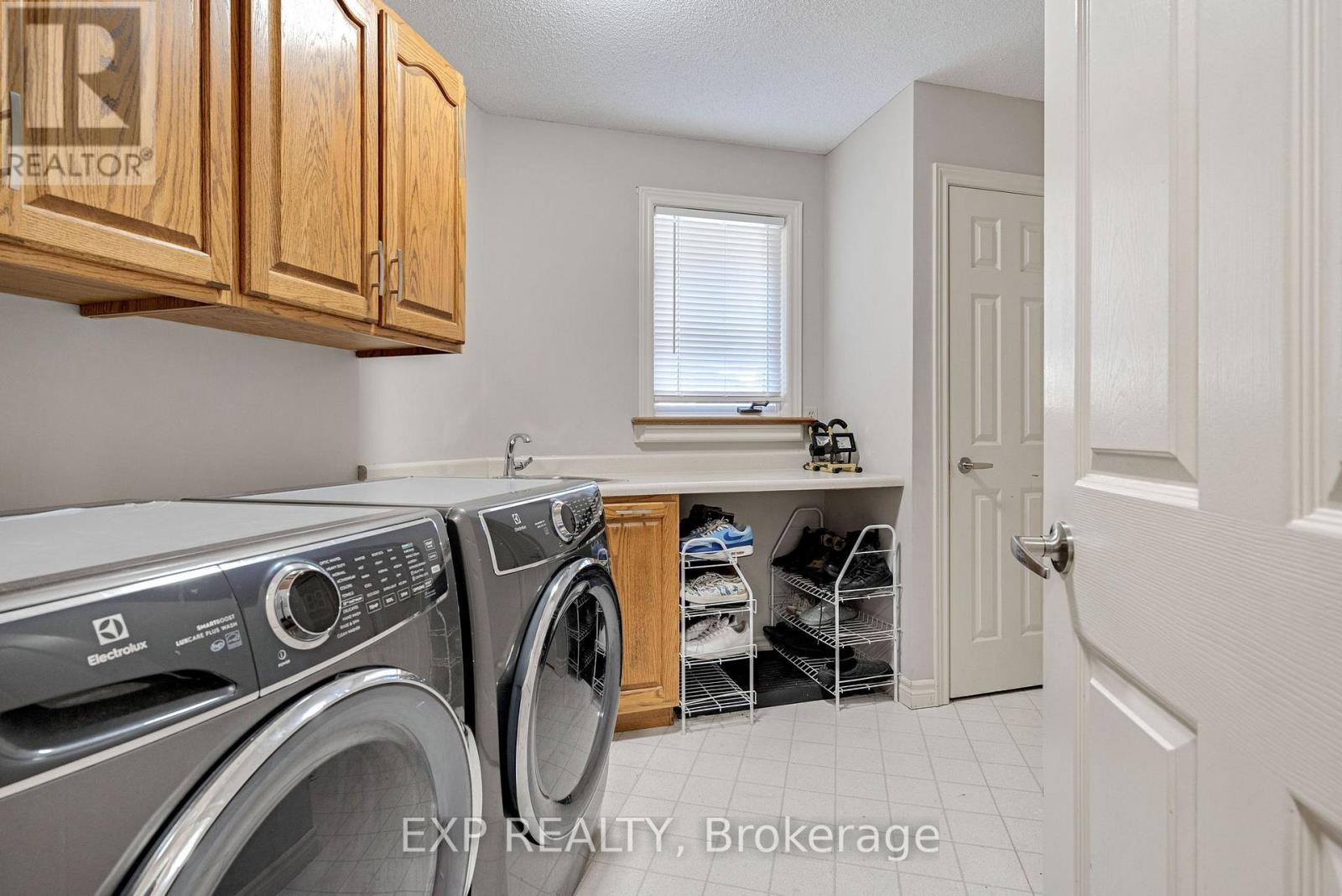 17 Abbey Lane, South Huron, Ontario  N0M 1S1 - Photo 27 - X12475703