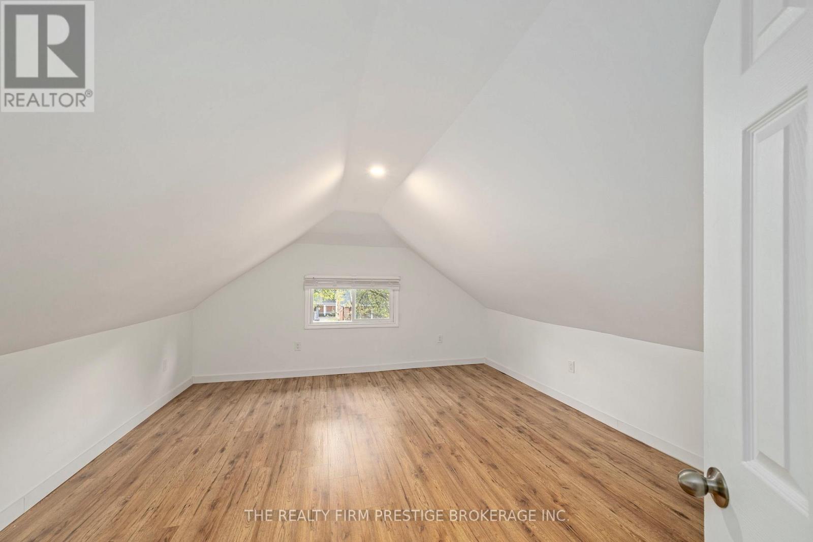 588 Rosedale Street, London East, Ontario  N6B 2C6 - Photo 19 - X12475753