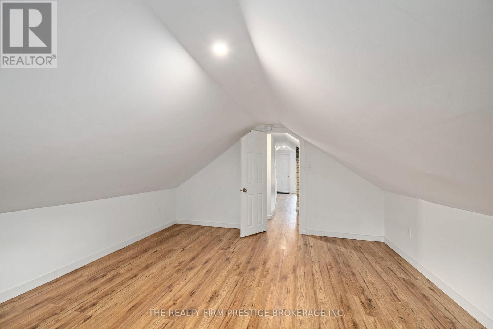 588 Rosedale Street, London East, Ontario  N6B 2C6 - Photo 20 - X12475753