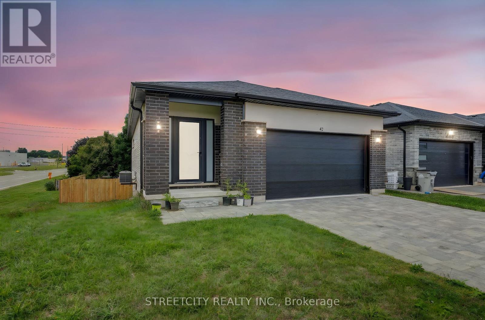 42 ALEXANDER CIRCLE, Strathroy-Caradoc, Ontario