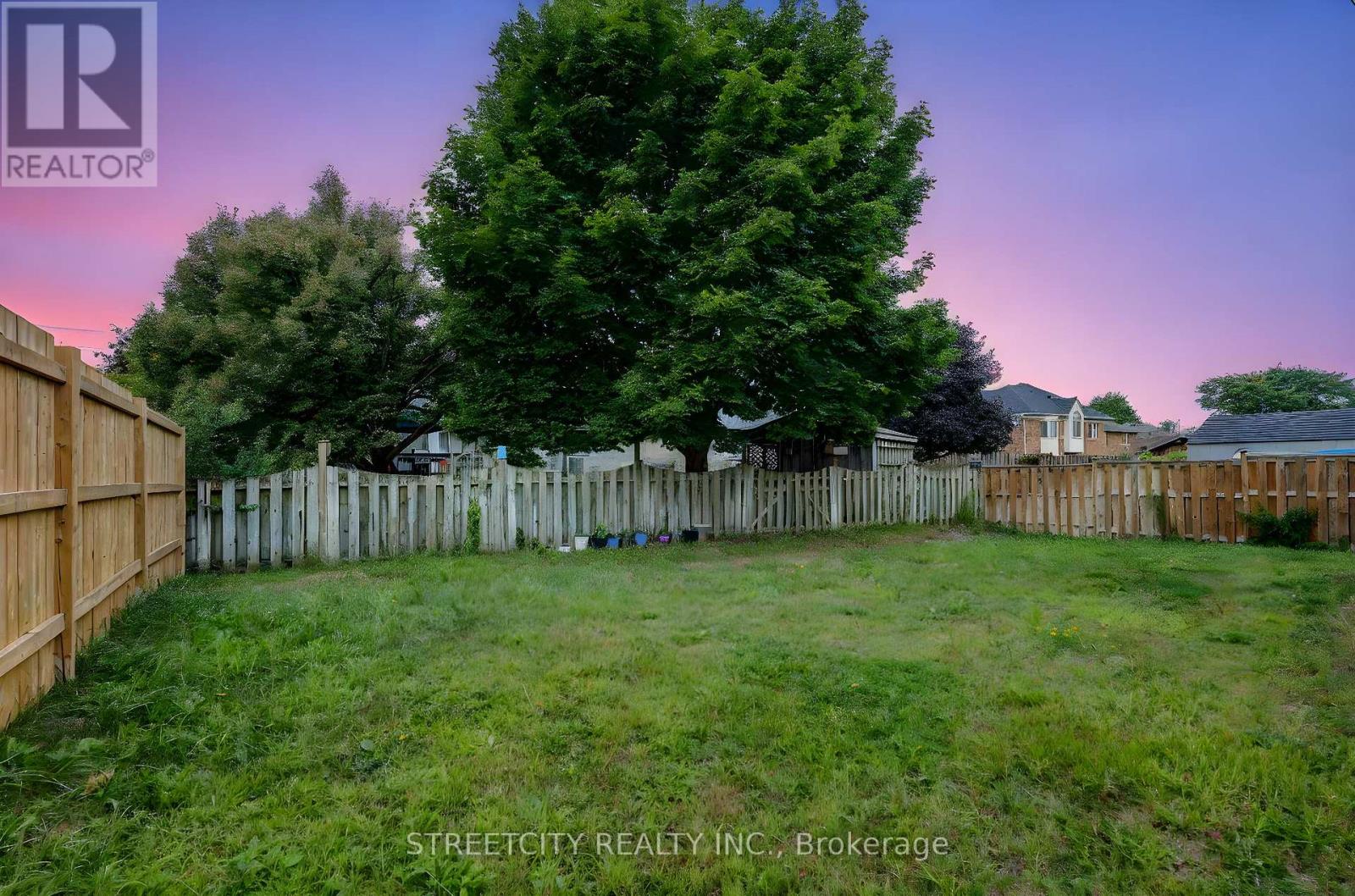 42 Alexander Circle, Strathroy-Caradoc, Ontario  N7G 0B5 - Photo 5 - X12475815