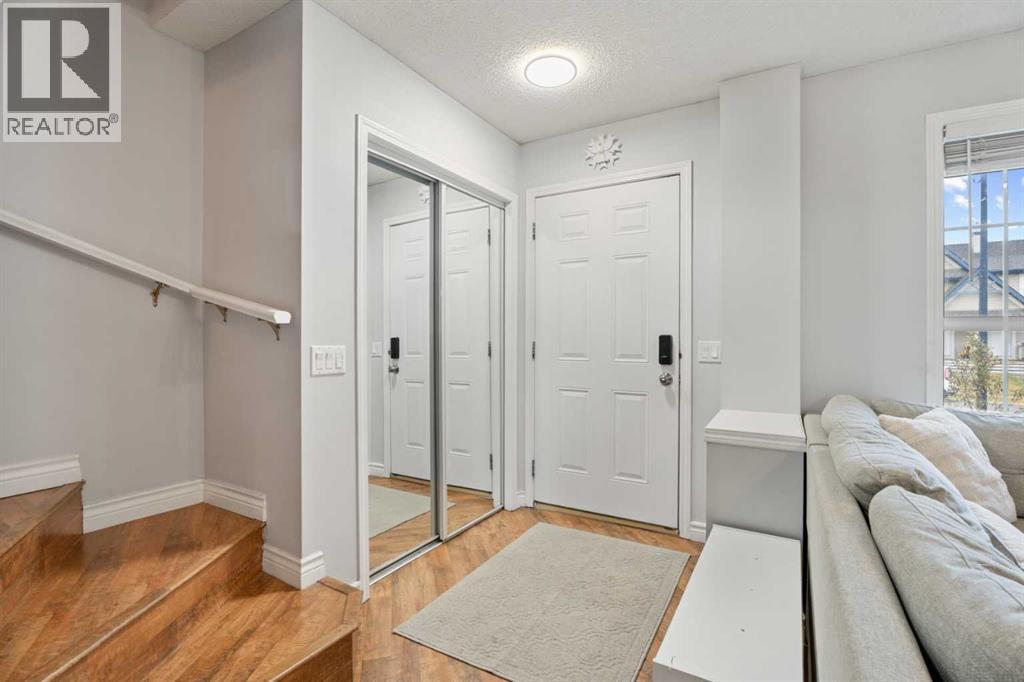 242 Elgin Place Se, Calgary, Alberta  T2Z 4V8 - Photo 4 - A2264618