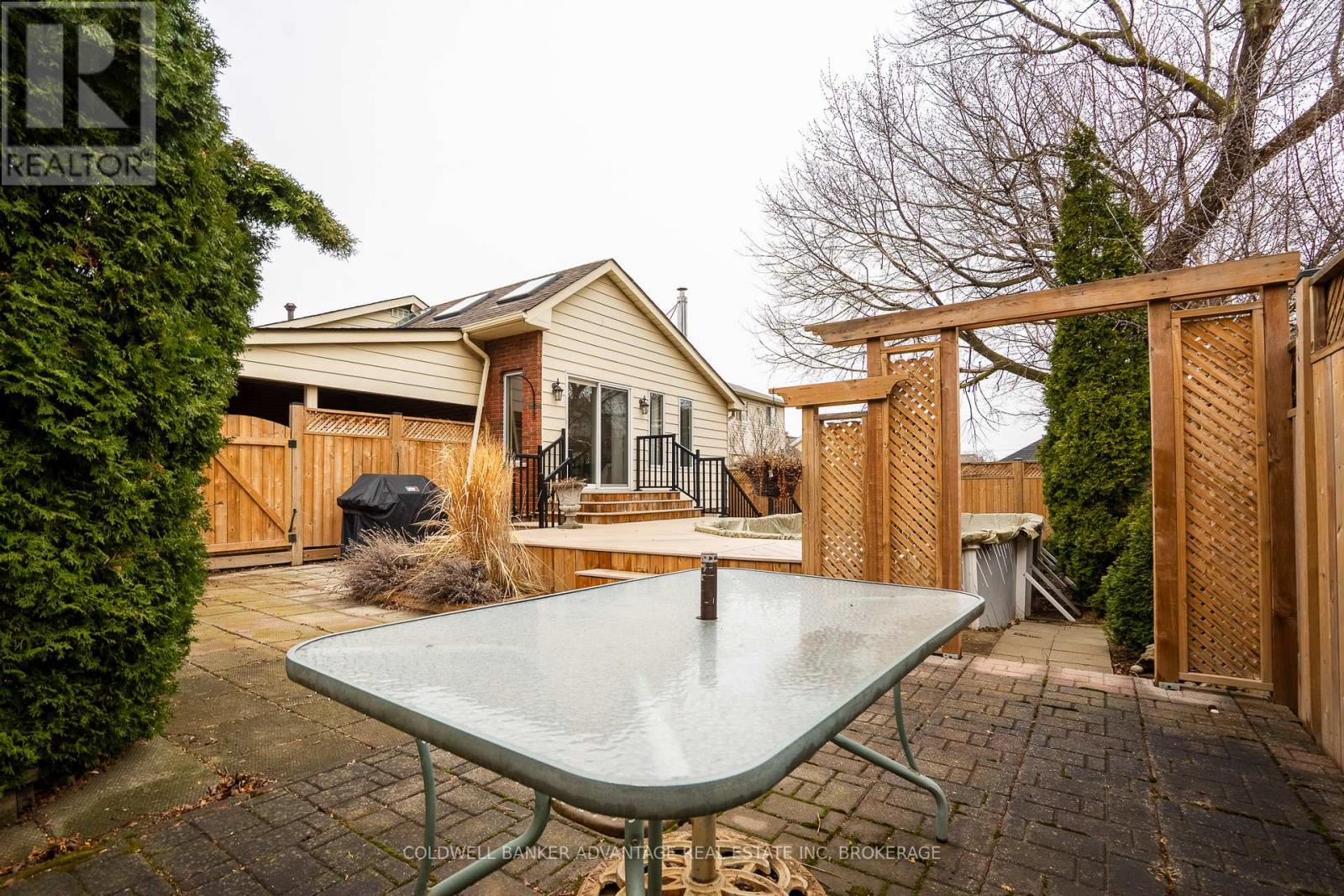 17 Wardrope Avenue, Hamilton (Stoney Creek), Ontario  L8G 1R9 - Photo 31 - X12475551
