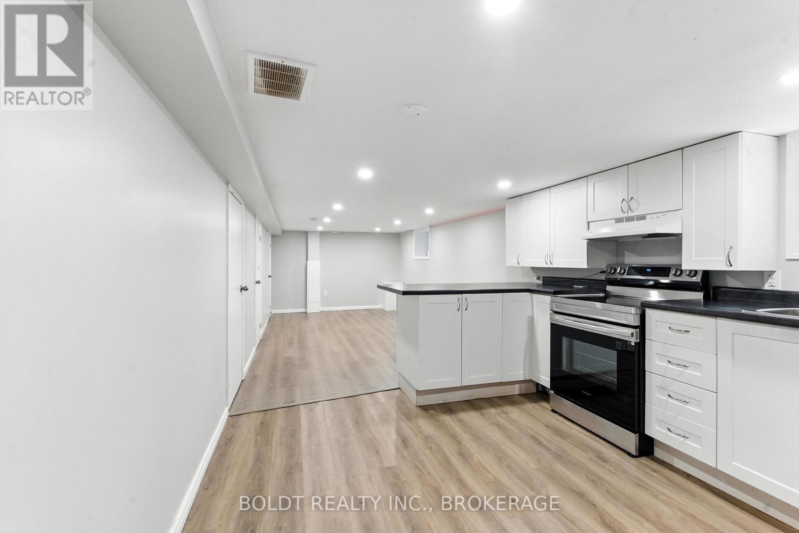 63 Permilla Street, St. Catharines (Ridley), Ontario  L2S 2G4 - Photo 13 - X12475562