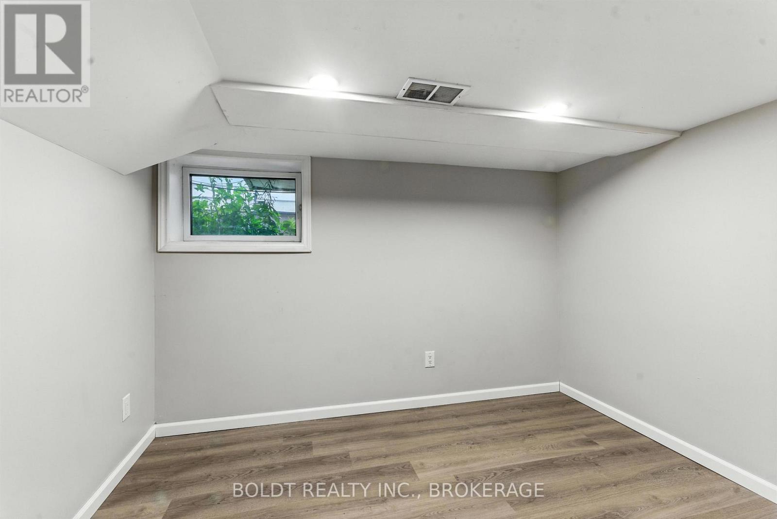 63 Permilla Street, St. Catharines (Ridley), Ontario  L2S 2G4 - Photo 17 - X12475562