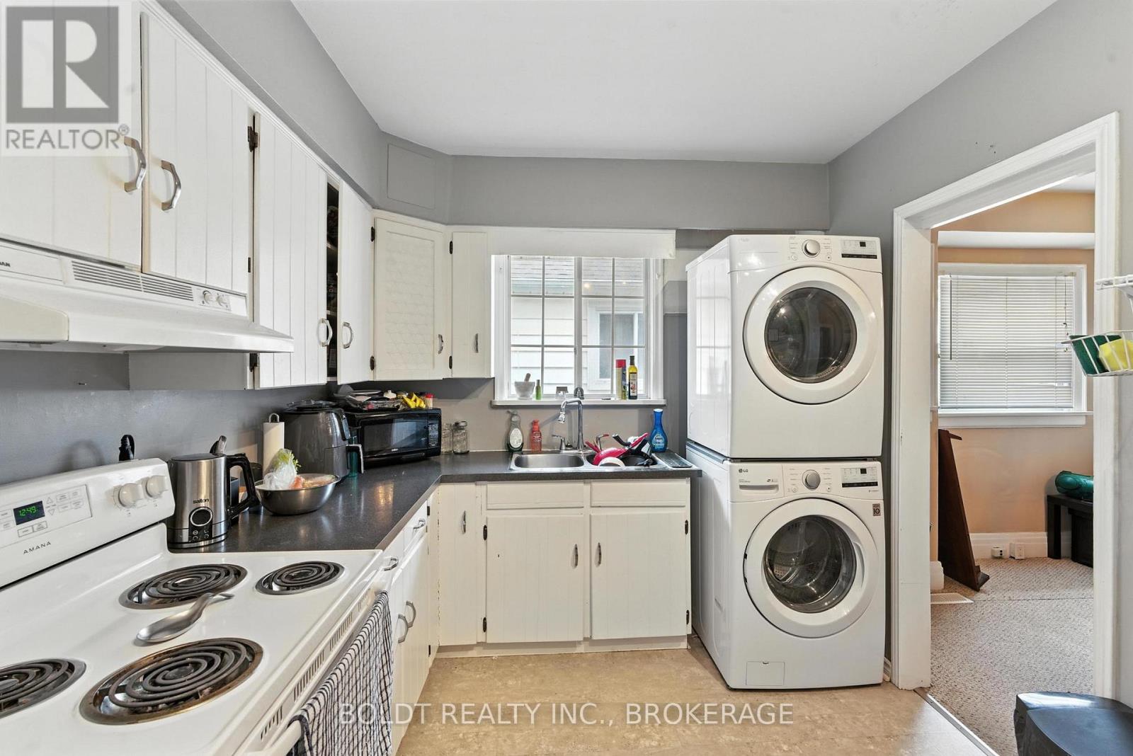 63 Permilla Street, St. Catharines (Ridley), Ontario  L2S 2G4 - Photo 7 - X12475562