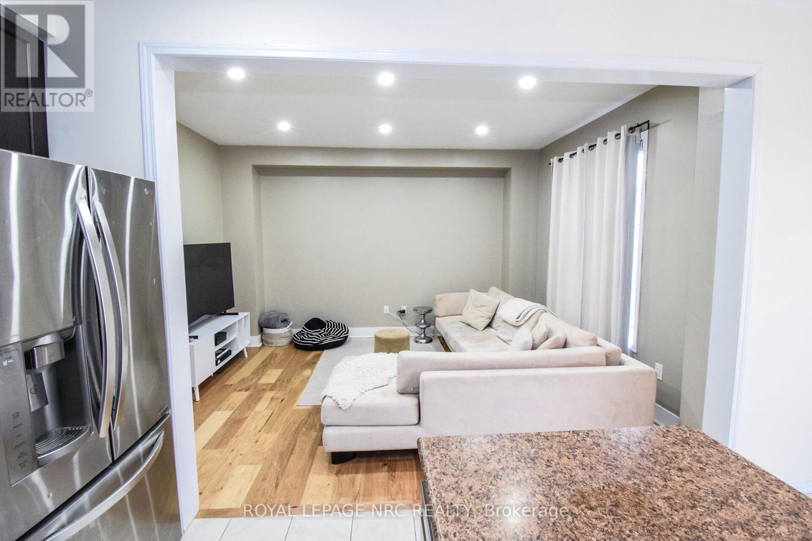7794 Sassafras Trail, Niagara Falls, Ontario  L2H 0N5 - Photo 24 - X12475667